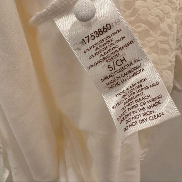 Teddy Rose Women's Lacy Keyhole Top, White, NEW - Picture 6 of 6